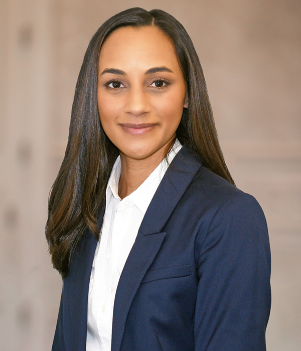 Dr.Erin headshot